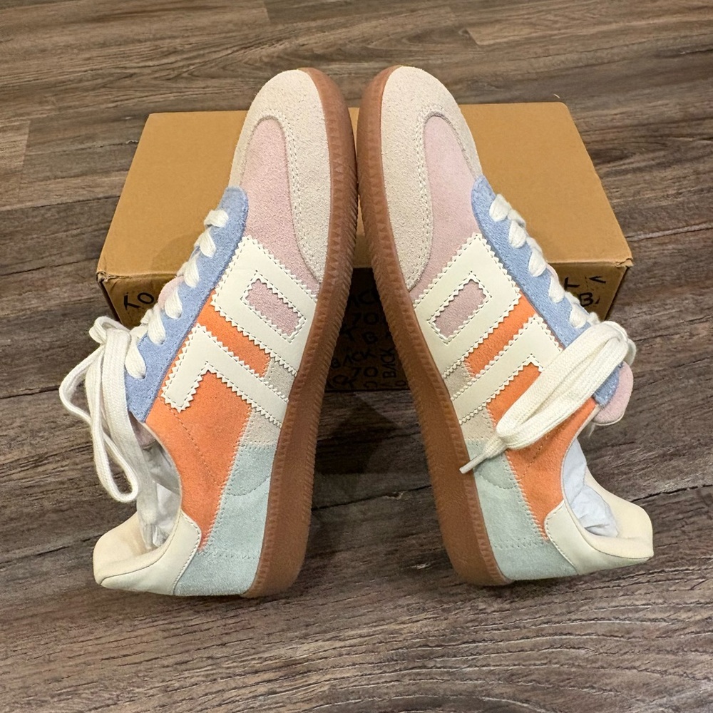 Stylish Multicolor Women's Sneakers - Picture 8 of 11